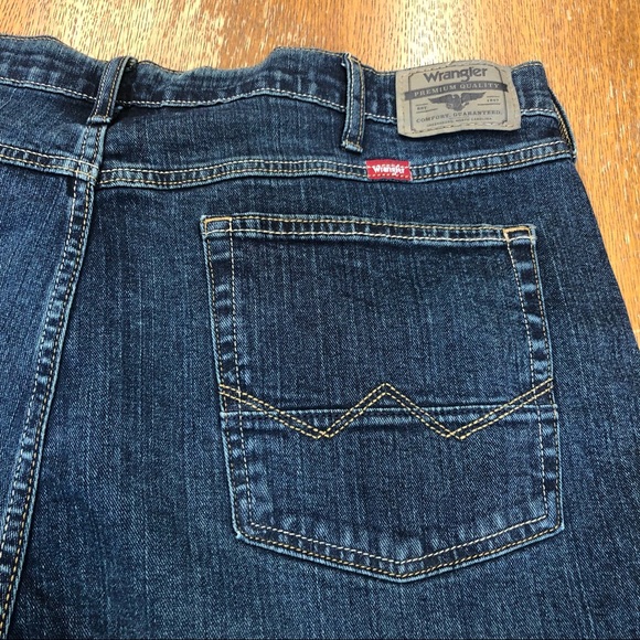 Wrangler 42x30 Relaxed Fit Bootcut Men’s Jeans - Picture 7 of 9